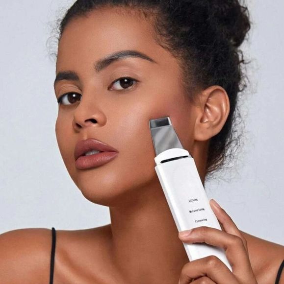 DermaSonic™ Skin Scrubber